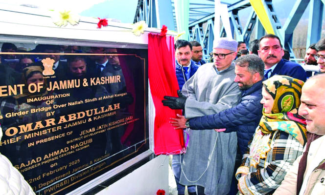 CM inaugurates Akhal Bridge at Kangan