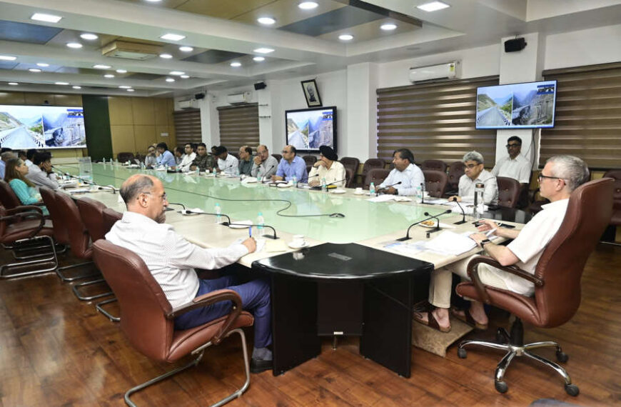 CM reviews progress of National Highway projects in J&K