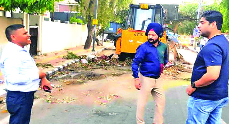 Stay alert amid heavy rains, storm: Com to JMC officers, officials