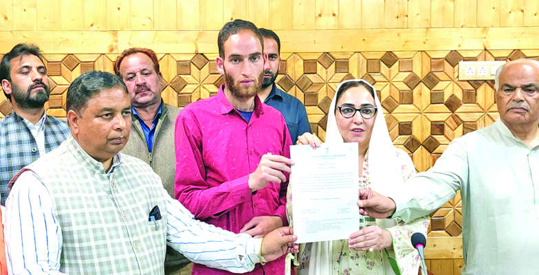 Dr Darakhshan hands over appointment letter on Compassionate grounds to brother of Syed Adil Hussain