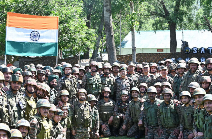 Army chief visits forward areas…